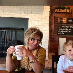 Meet your Posher, Connie